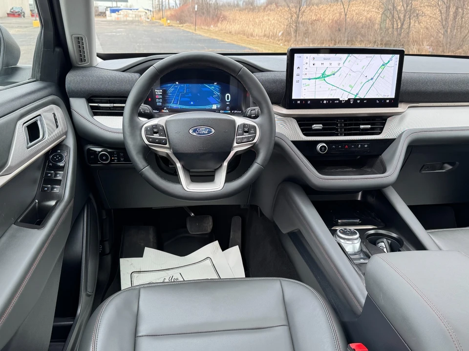 2025 Ford Explorer 6th Gen - Image 14 of 21