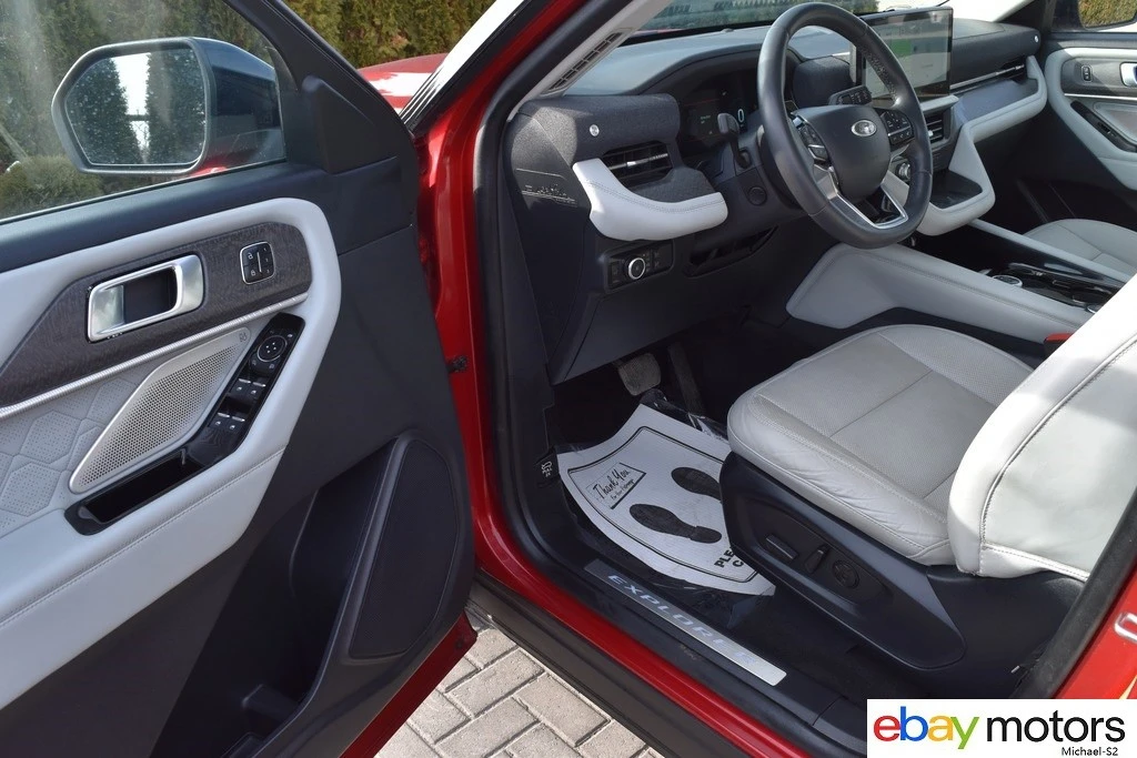 2025 Ford Explorer 6th Gen - Image 11 of 21