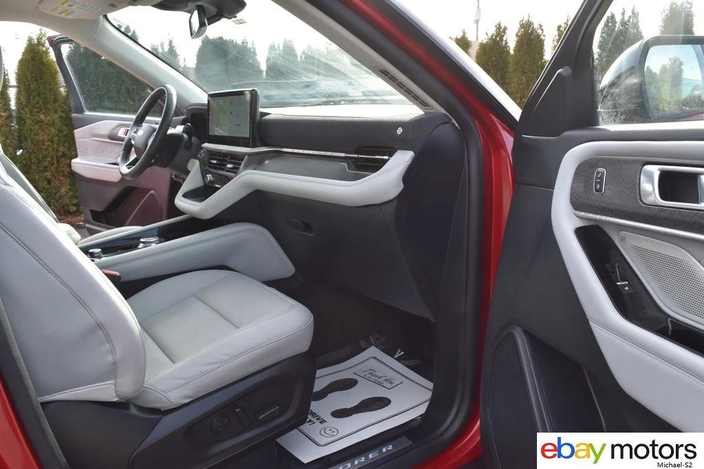 2025 Ford Explorer 6th Gen - Image 18 of 21