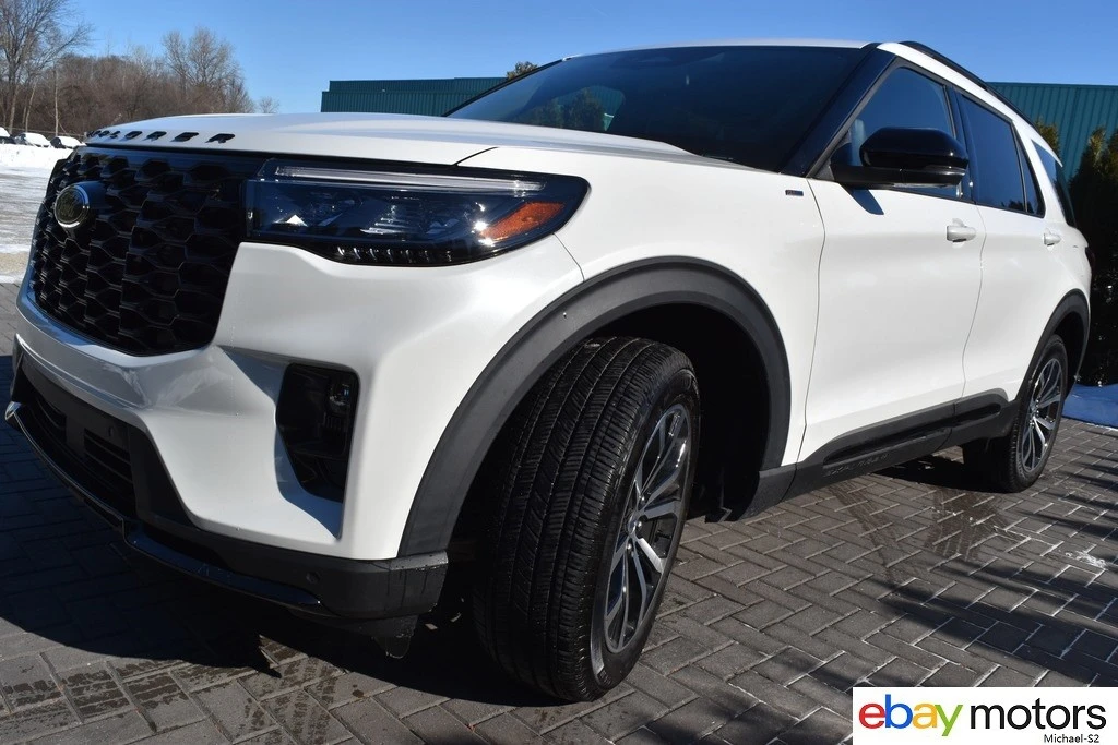 2025 Ford Explorer 6th Gen - Image 9 of 21