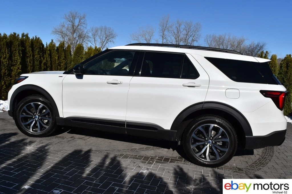 2025 Ford Explorer 6th Gen - Image 8 of 21
