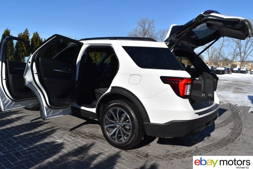 2025 Ford Explorer 6th Gen - Image 19 of 21