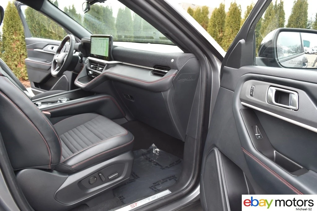 2025 Ford Explorer 6th Gen - Image 18 of 21