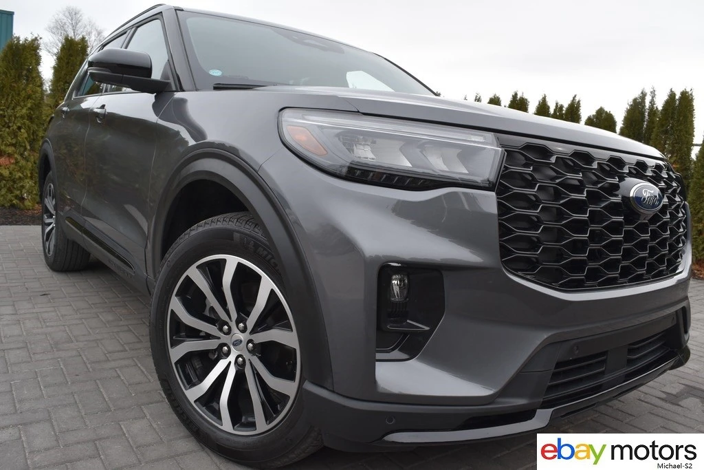 2025 Ford Explorer 6th Gen - Image 2 of 21