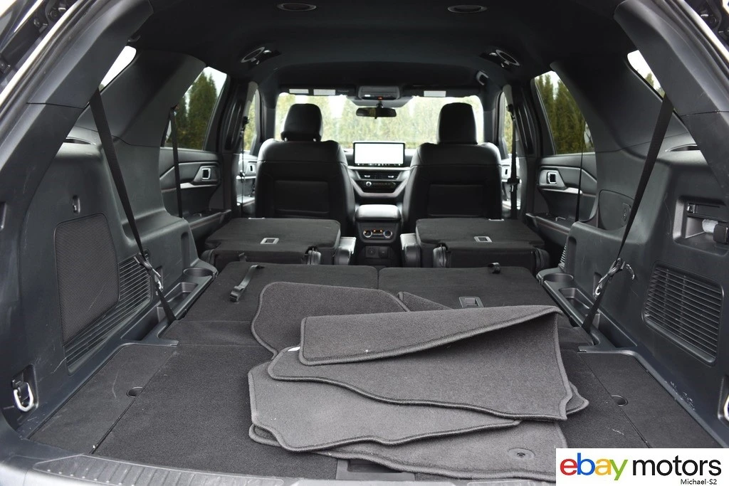 2025 Ford Explorer 6th Gen - Image 16 of 21