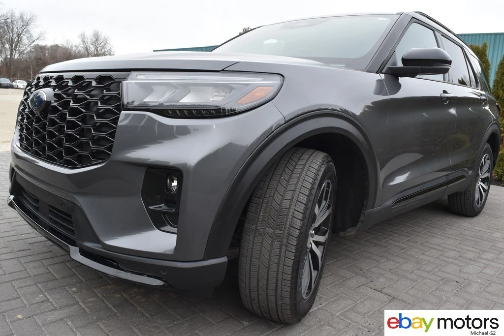 2025 Ford Explorer 6th Gen - Image 9 of 21