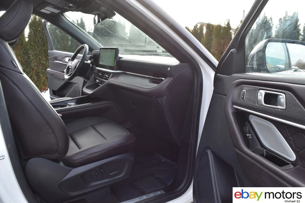 2025 Ford Explorer 6th Gen - Image 18 of 21