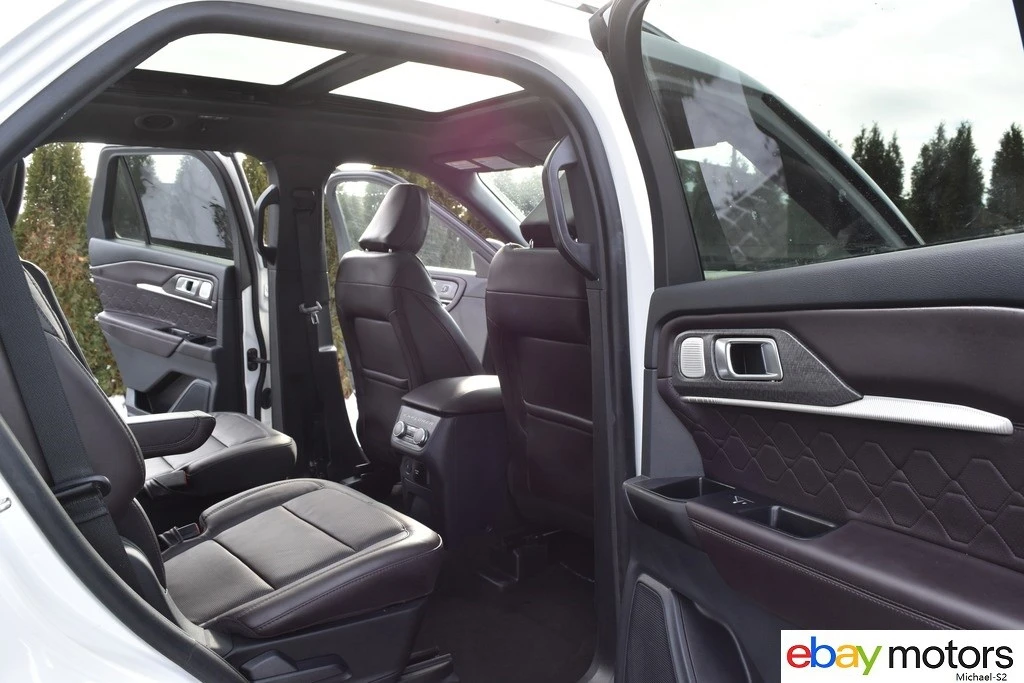 2025 Ford Explorer 6th Gen - Image 19 of 21