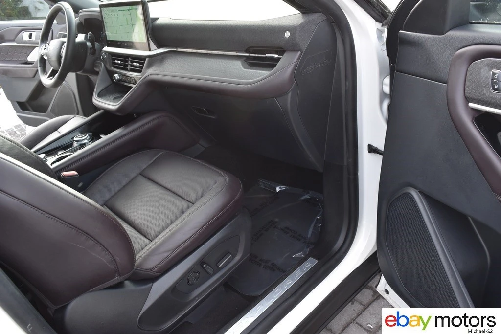 2025 Ford Explorer 6th Gen - Image 17 of 21
