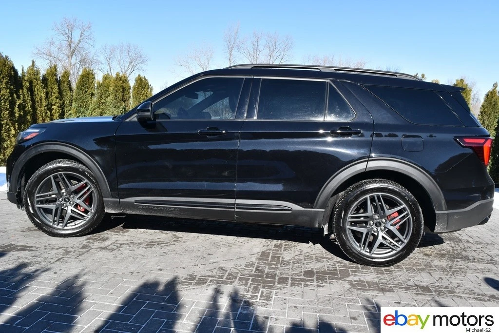 2025 Ford Explorer 6th Gen - Image 8 of 21