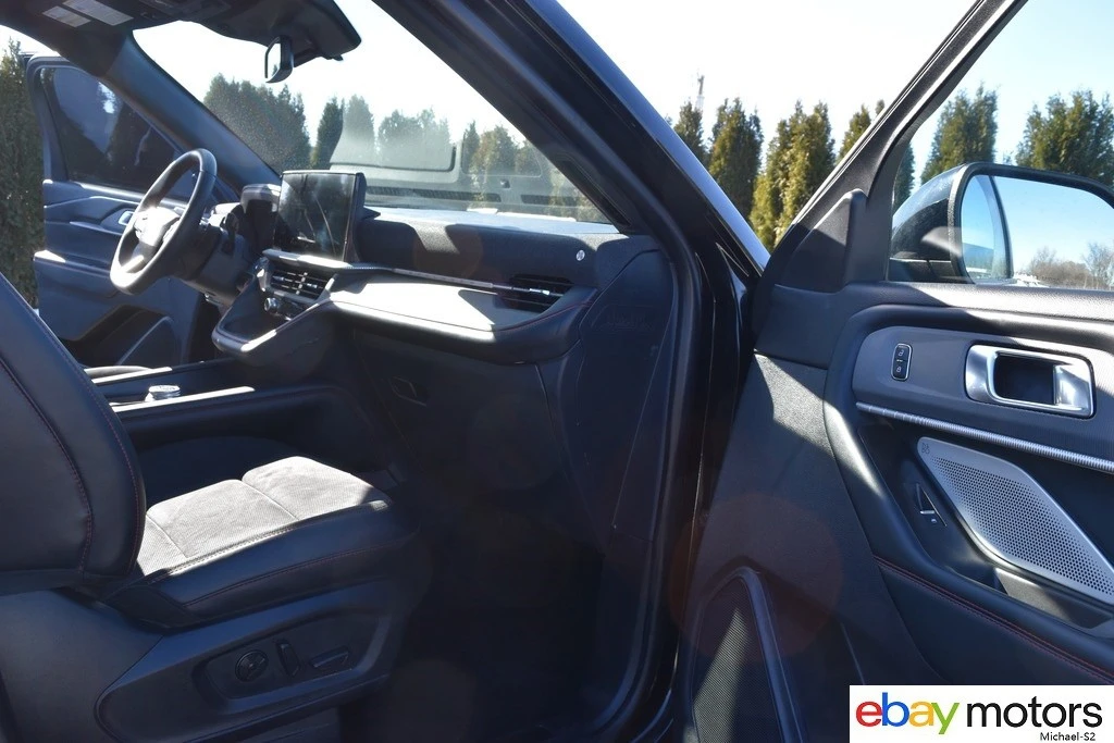2025 Ford Explorer 6th Gen - Image 17 of 21
