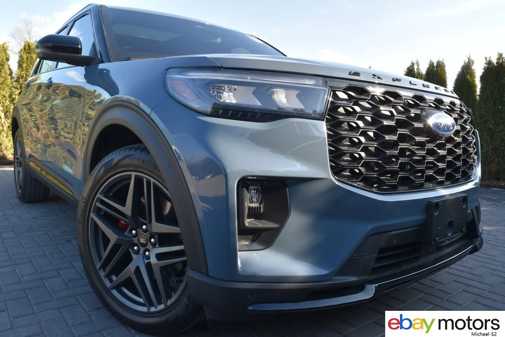 2025 Ford Explorer 6th Gen - Image 2 of 21