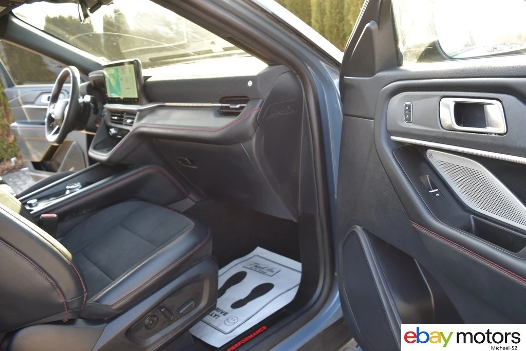 2025 Ford Explorer 6th Gen - Image 17 of 21