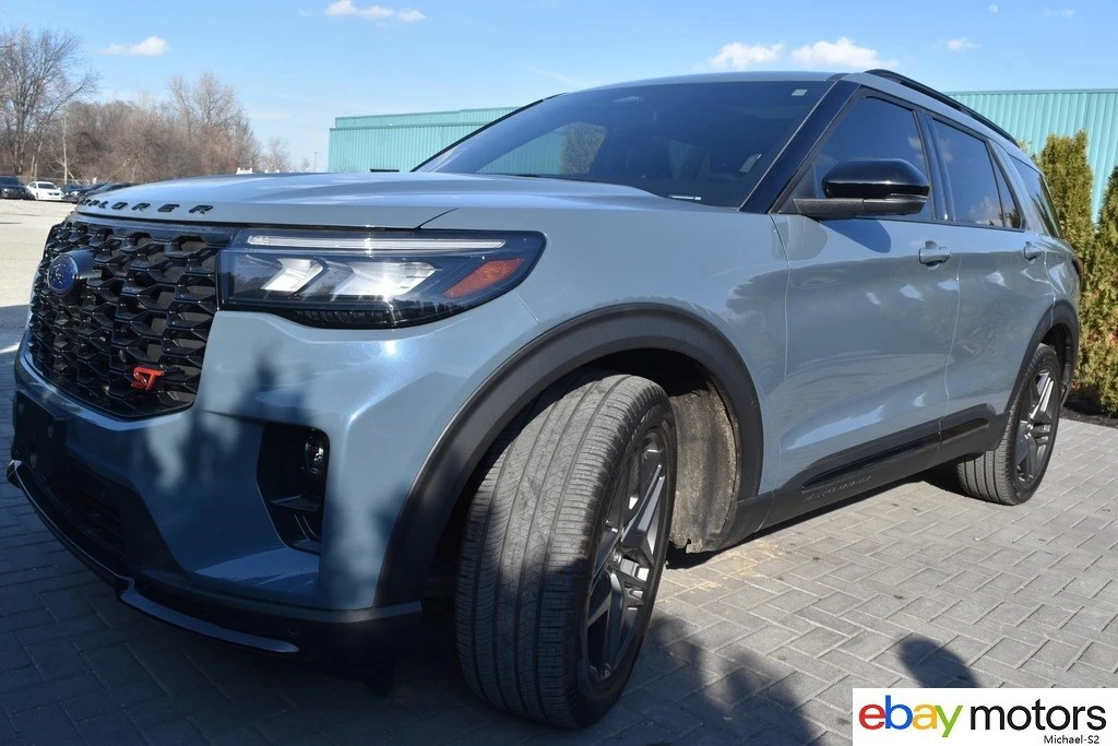 2025 Ford Explorer 6th Gen - Image 9 of 21