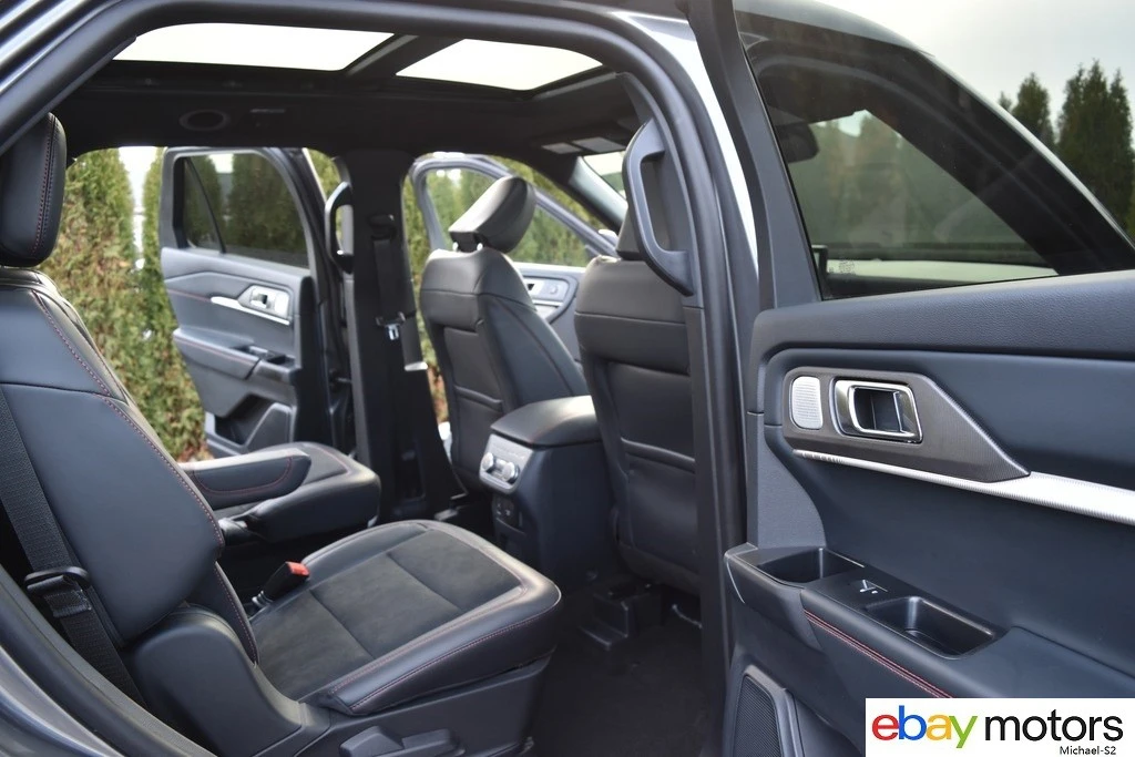 2025 Ford Explorer 6th Gen - Image 19 of 21