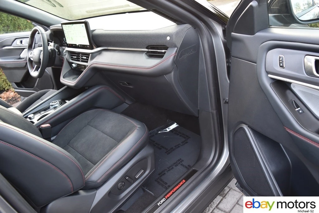2025 Ford Explorer 6th Gen - Image 17 of 21