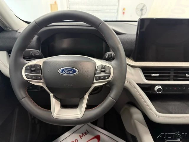 2025 Ford Explorer 6th Gen - Image 19 of 21