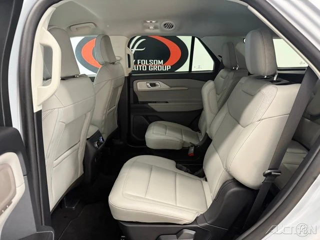 2025 Ford Explorer 6th Gen - Image 16 of 21