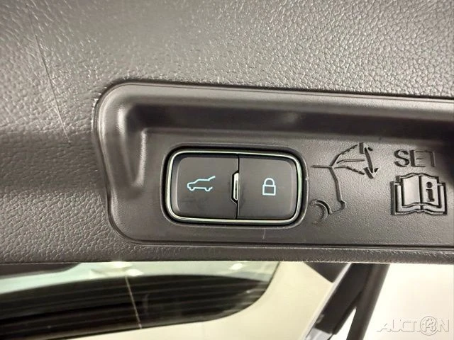 2025 Ford Explorer 6th Gen - Image 9 of 21