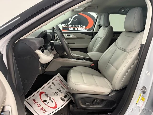 2025 Ford Explorer 6th Gen - Image 12 of 21