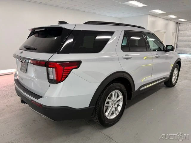 2025 Ford Explorer 6th Gen - Image 6 of 21