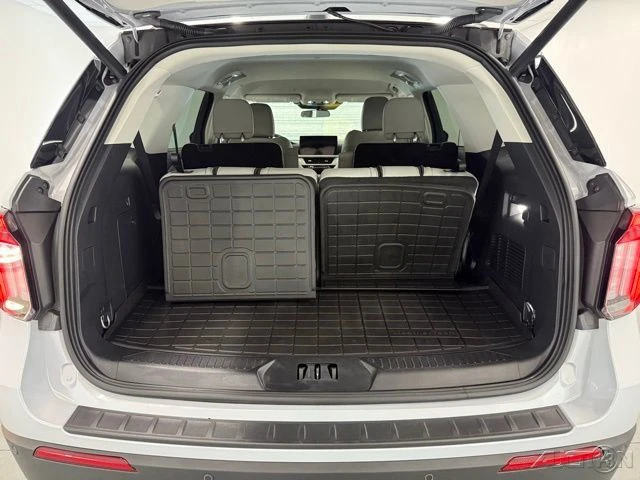 2025 Ford Explorer 6th Gen - Image 8 of 21