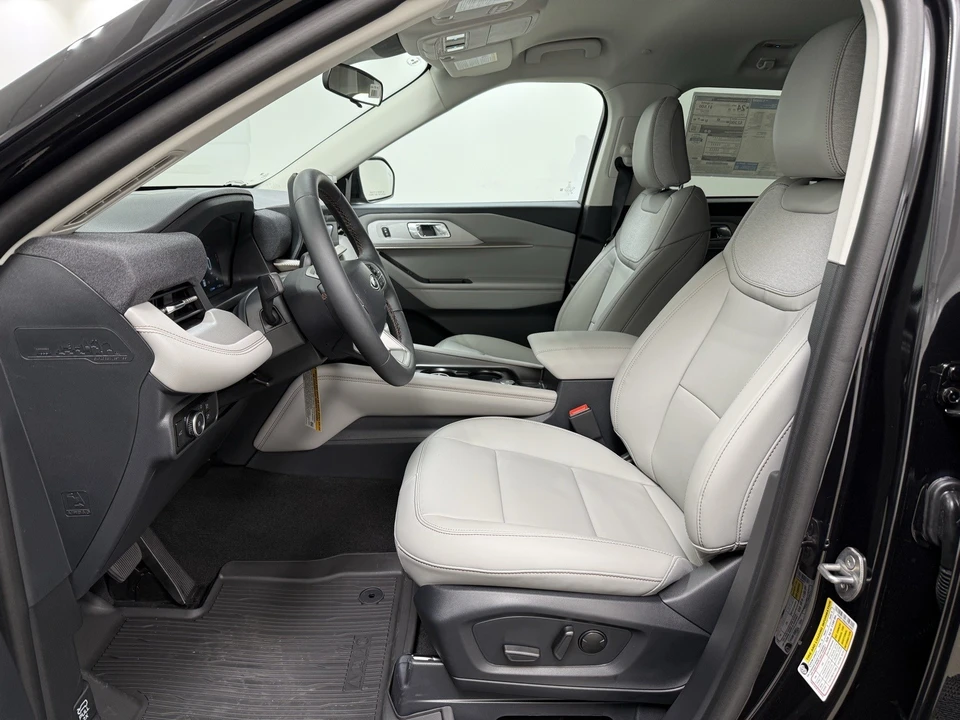 2025 Ford Explorer 6th Gen - Image 12 of 12