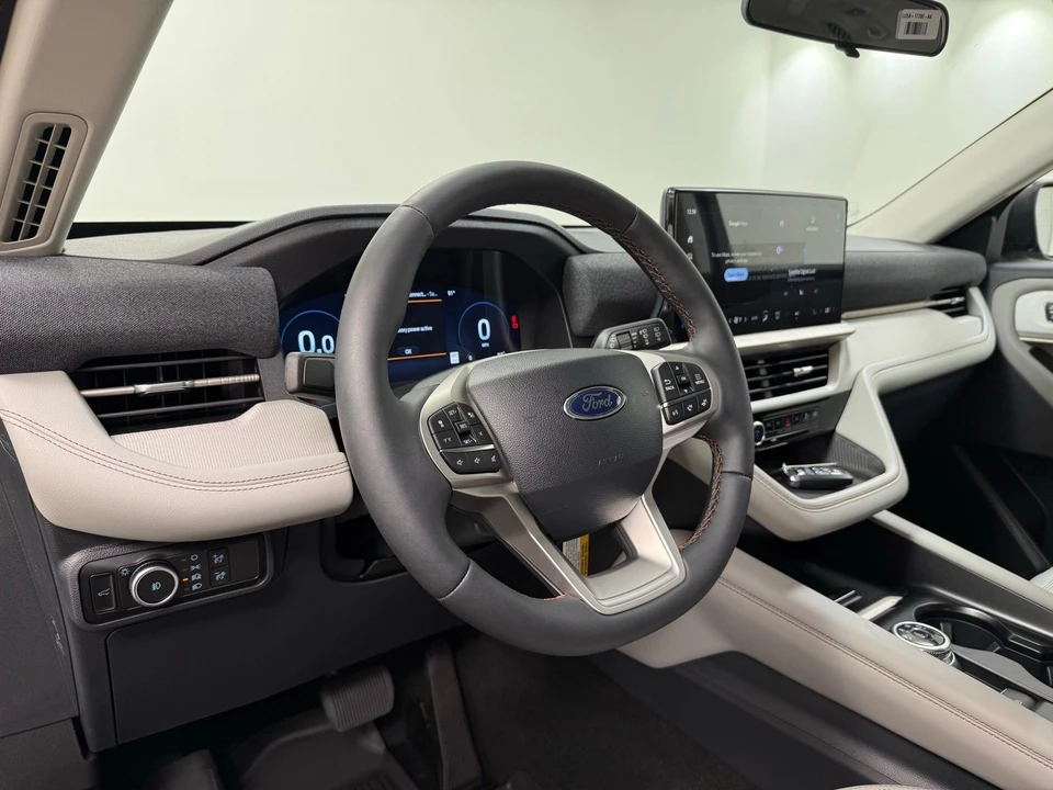 2025 Ford Explorer 6th Gen - Image 11 of 21