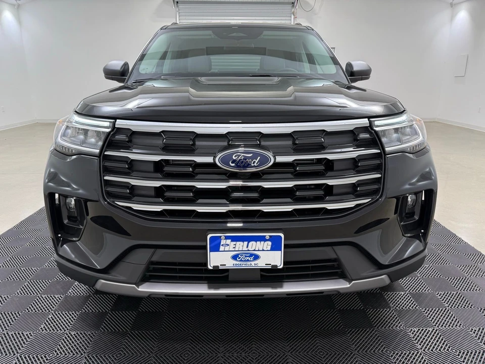 2025 Ford Explorer 6th Gen - Image 2 of 21