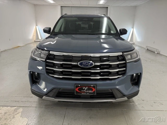 2025 Ford Explorer 6th Gen - Image 2 of 12