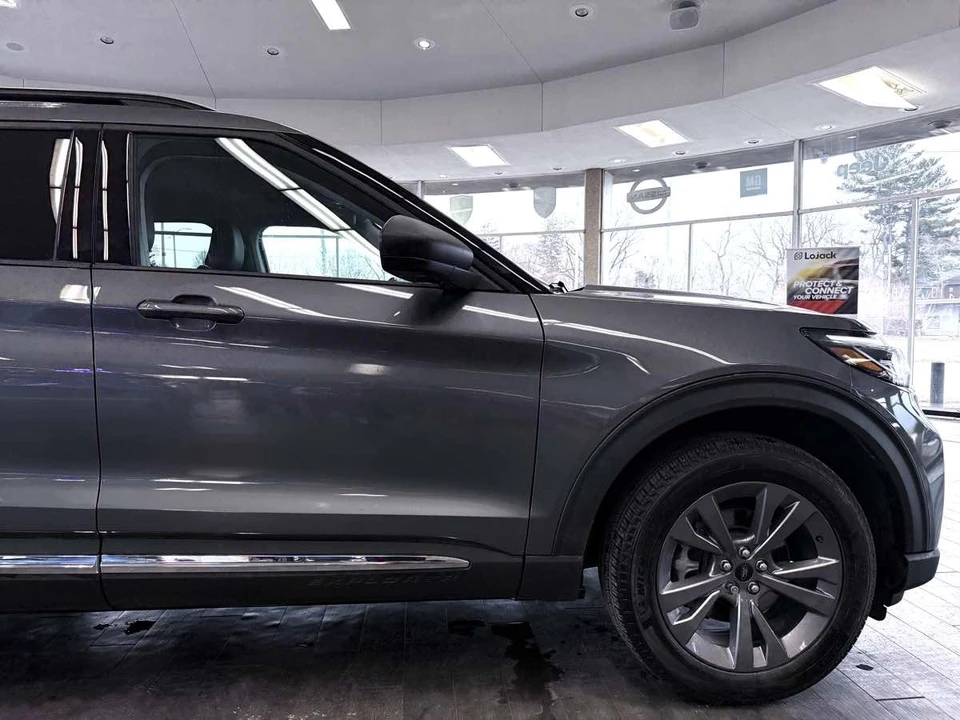 2025 Ford Explorer 6th Gen - Image 6 of 12