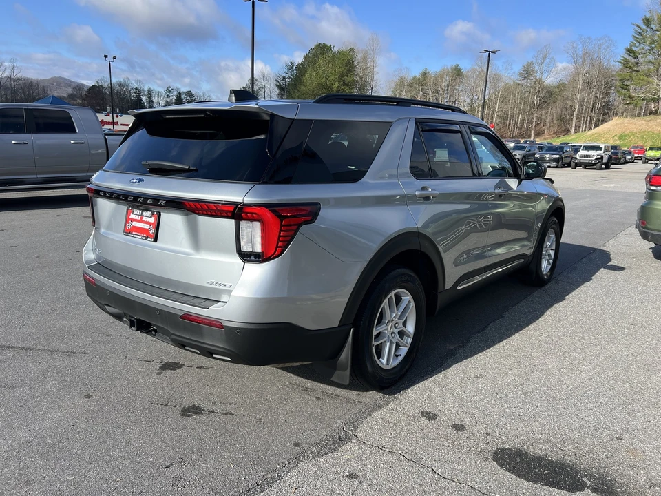 2025 Ford Explorer 6th Gen - Image 3 of 21