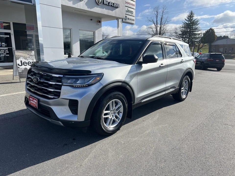 2025 Ford Explorer 6th Gen - Image 6 of 21