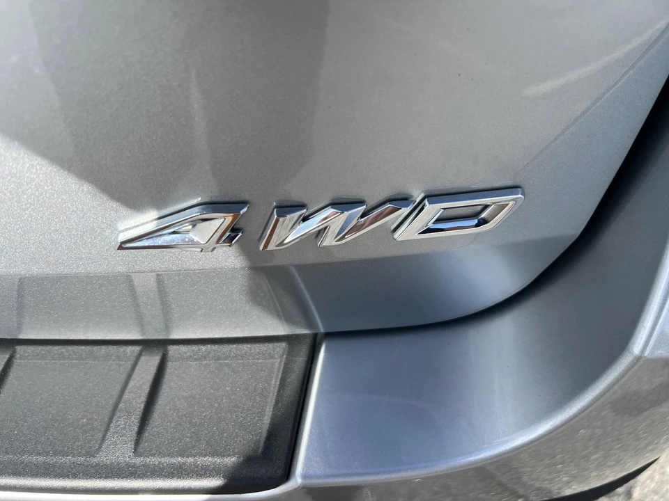 2025 Ford Explorer 6th Gen - Image 8 of 21