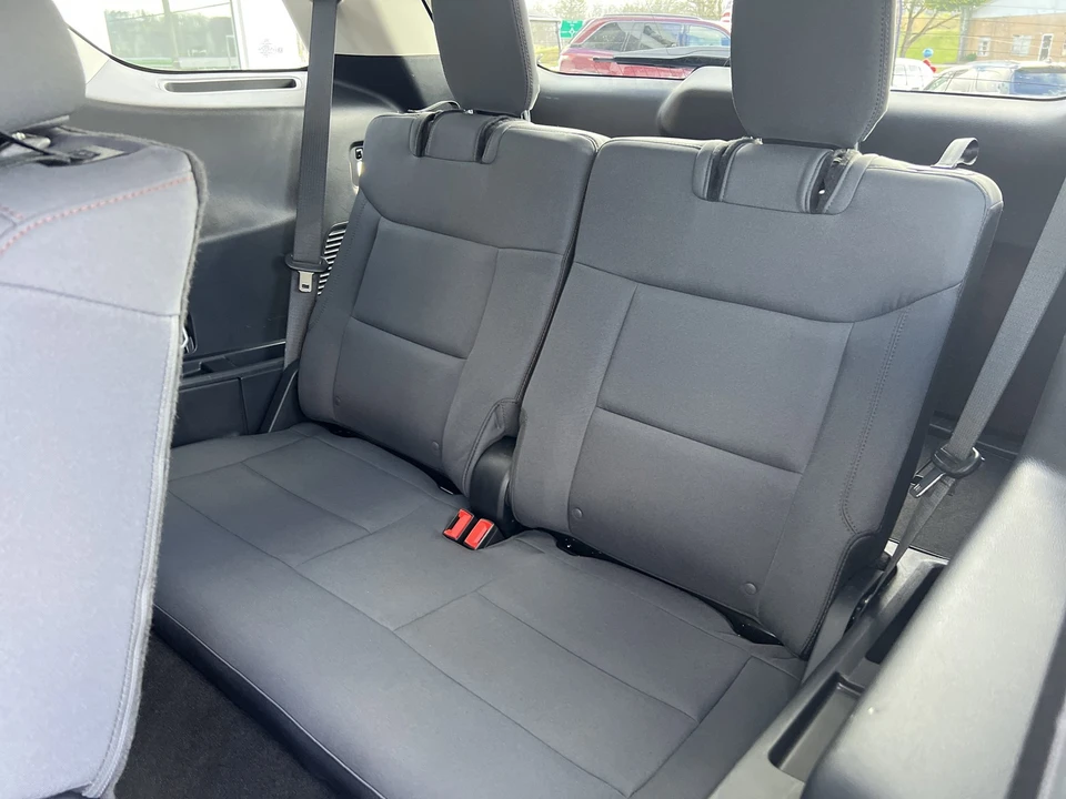 2025 Ford Explorer 6th Gen - Image 12 of 21