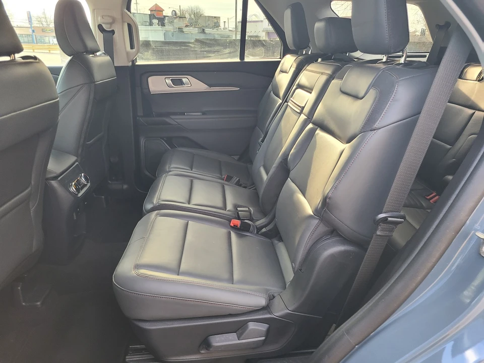 2025 Ford Explorer 6th Gen - Image 11 of 21