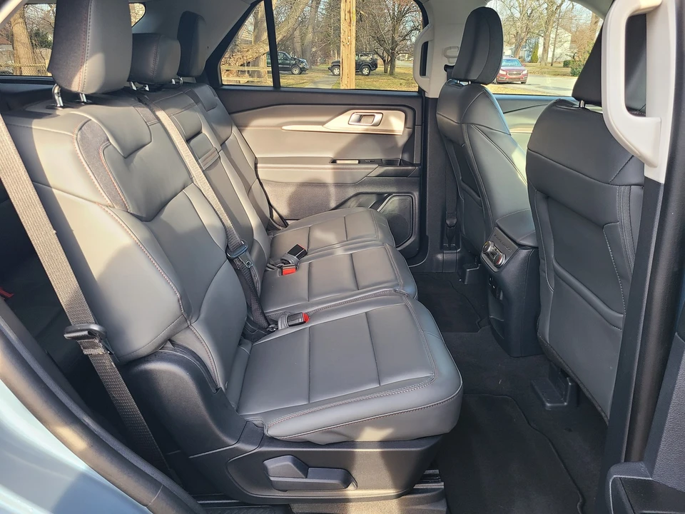 2025 Ford Explorer 6th Gen - Image 16 of 21