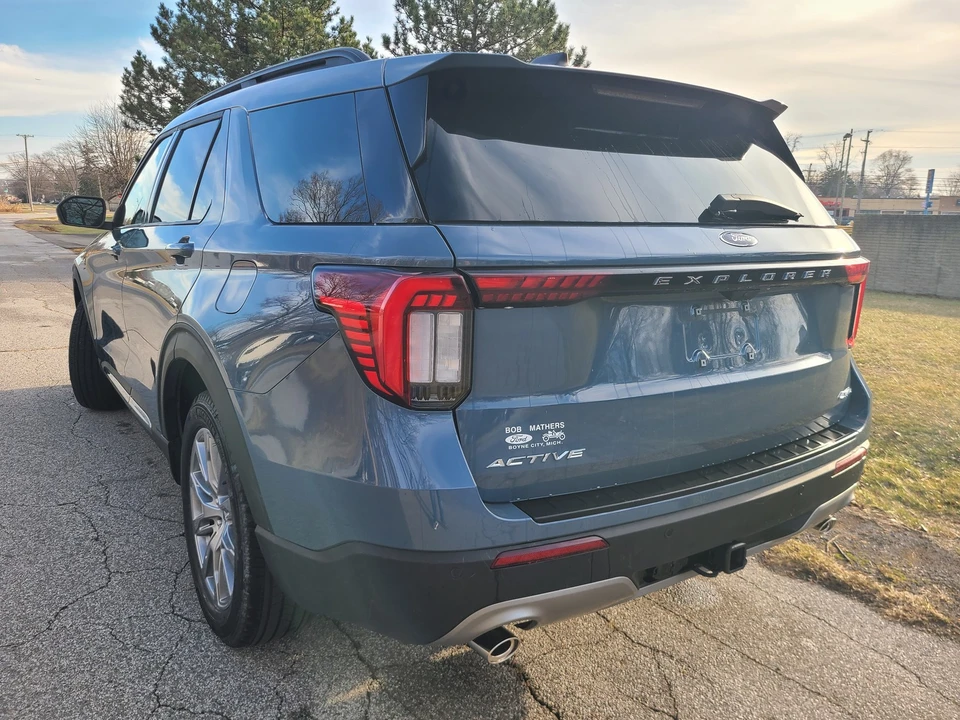 2025 Ford Explorer 6th Gen - Image 3 of 21