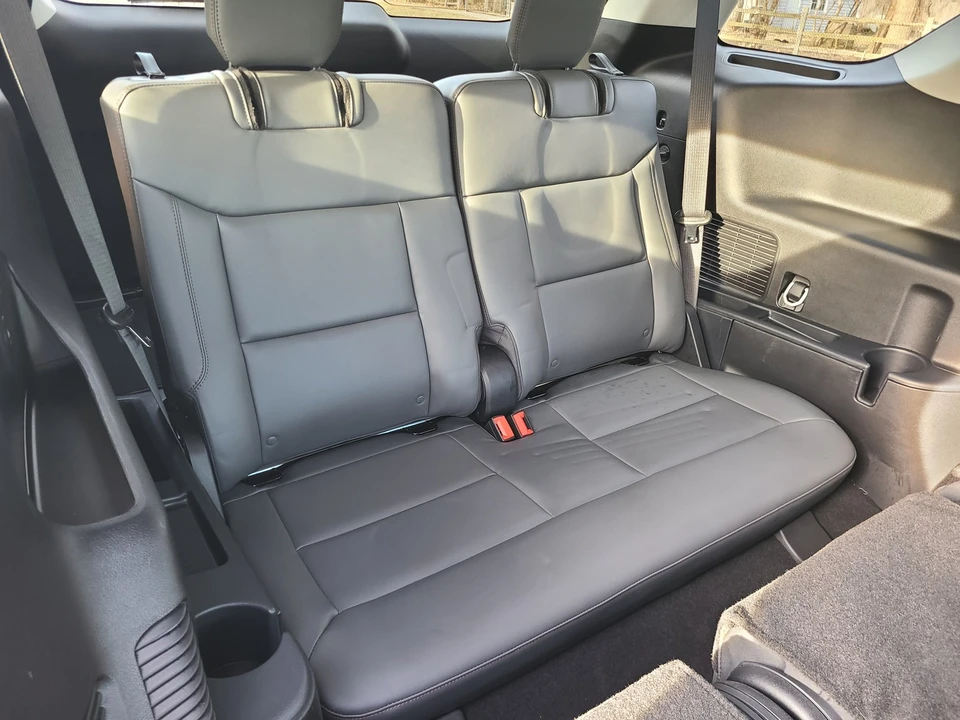 2025 Ford Explorer 6th Gen - Image 15 of 21