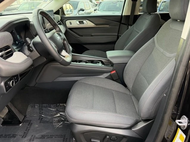 2025 Ford Explorer 6th Gen - Image 14 of 21