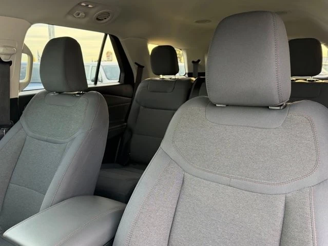 2025 Ford Explorer 6th Gen - Image 15 of 21