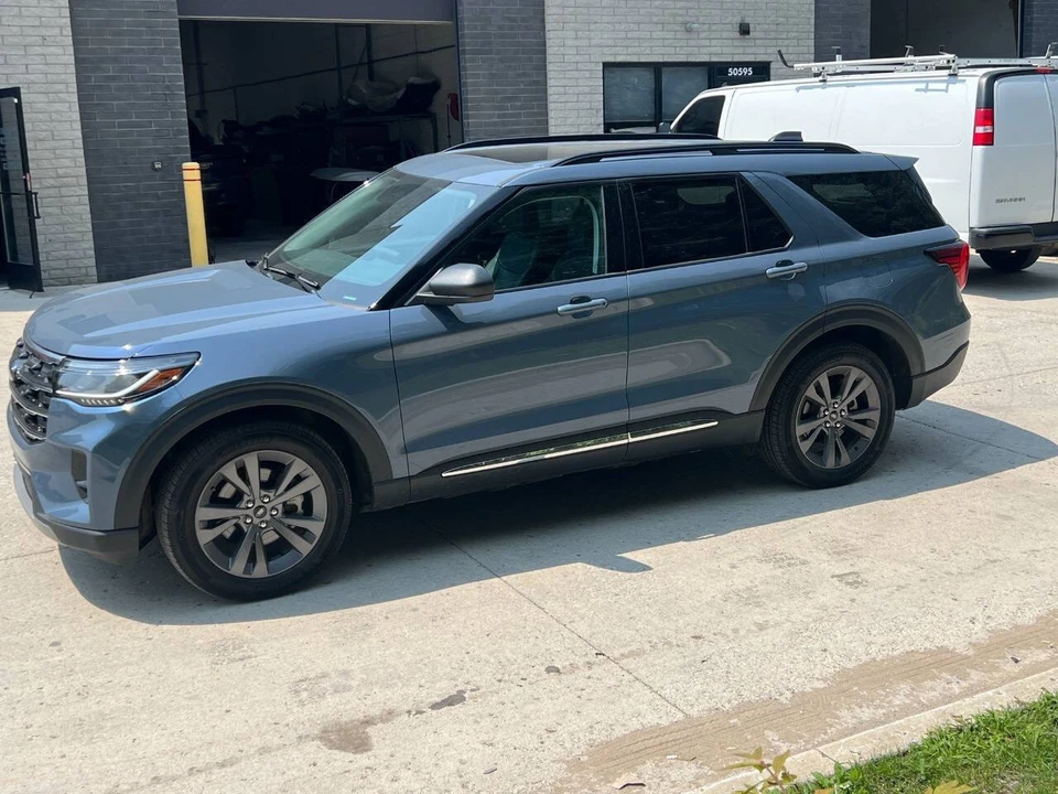 2025 Ford Explorer 6th Gen - Image 4 of 21
