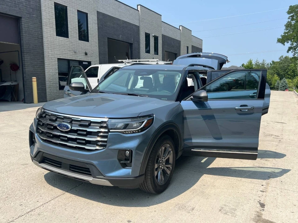 2025 Ford Explorer 6th Gen - Image 13 of 21