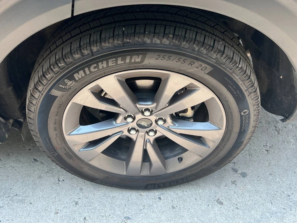 2025 Ford Explorer 6th Gen - Image 11 of 21