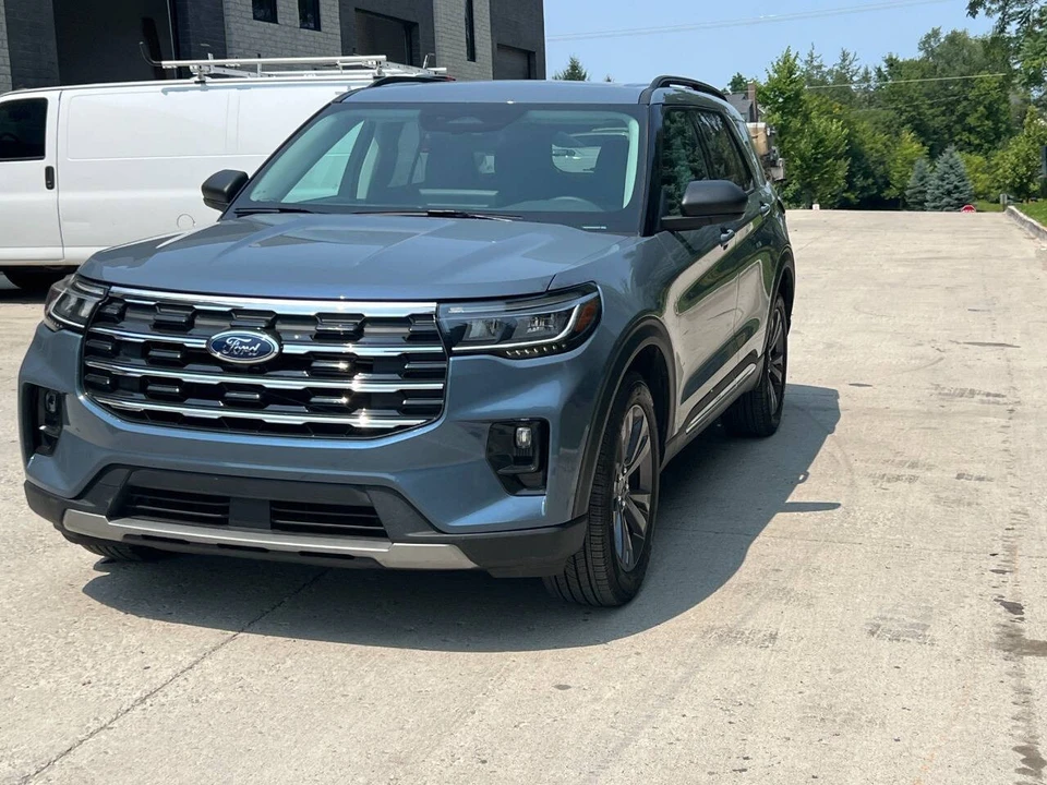 2025 Ford Explorer 6th Gen - Image 3 of 21