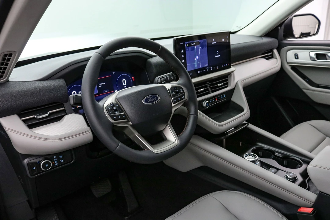 2025 Ford Explorer 6th Gen - Image 13 of 21