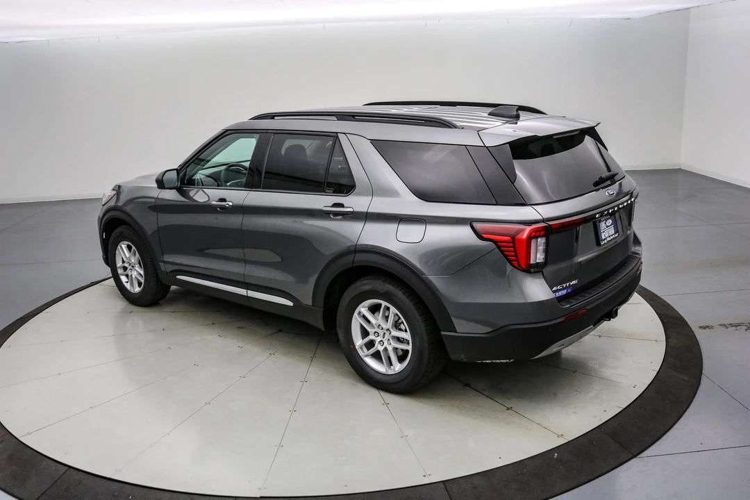 2025 Ford Explorer 6th Gen - Image 7 of 21