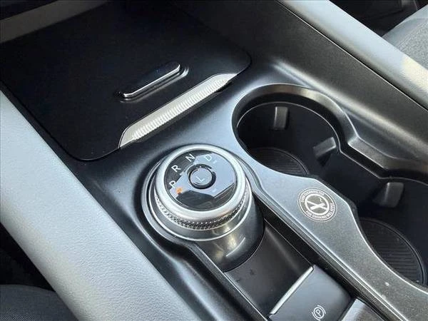 2025 Ford Explorer 6th Gen - Image 16 of 21