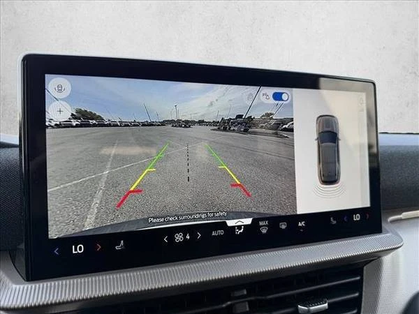 2025 Ford Explorer 6th Gen - Image 18 of 21