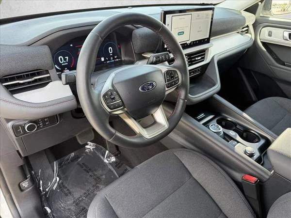 2025 Ford Explorer 6th Gen - Image 12 of 21